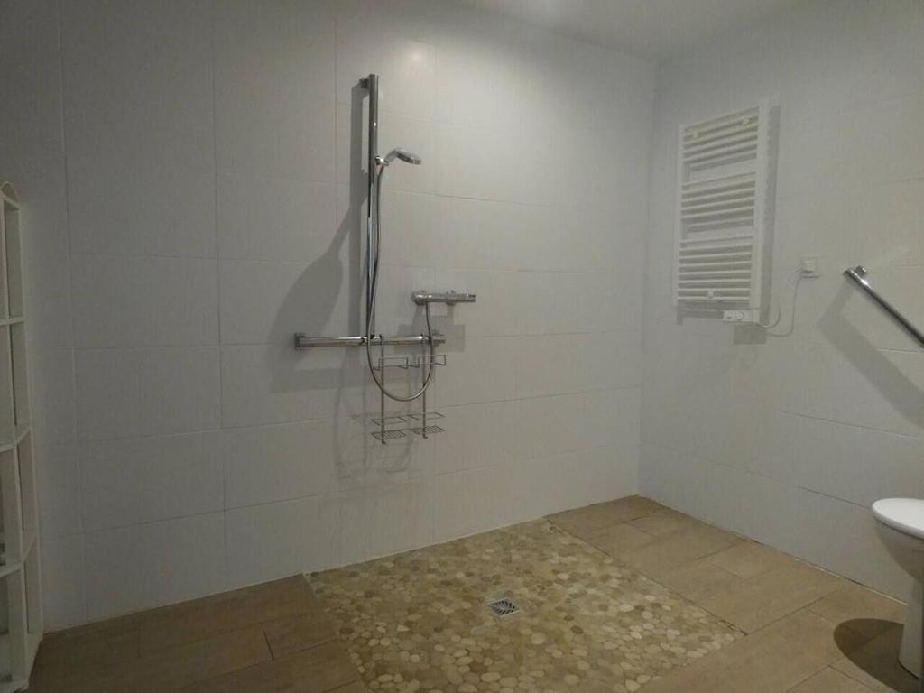 Villa Pierre Blanche Le Calme A 5Mn Du Centre Ville 尼姆 外观 照片